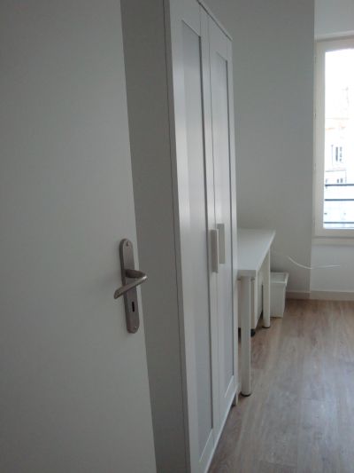 Chambre de 9m2 dans un grand duplex (140 m2) à Montmartre
