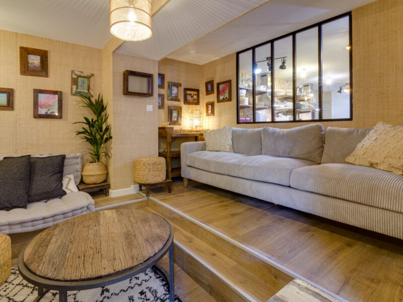 Casa à Neuilly-Plaisance : chambre et salle de bain privée