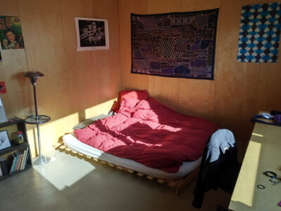 Chambre en colocation dans une grande maison contemporaine