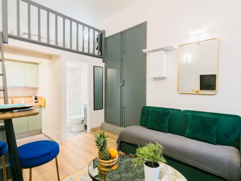 Studio meublé disponible à louer