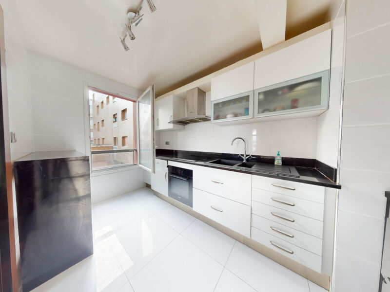 Reste une chambre a louer