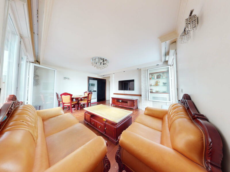 Reste une chambre a louer