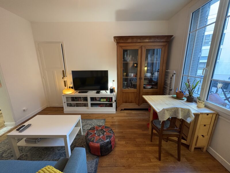 CHAMBRE DANS UNE BELLE COLLOCATION PARISIENNE