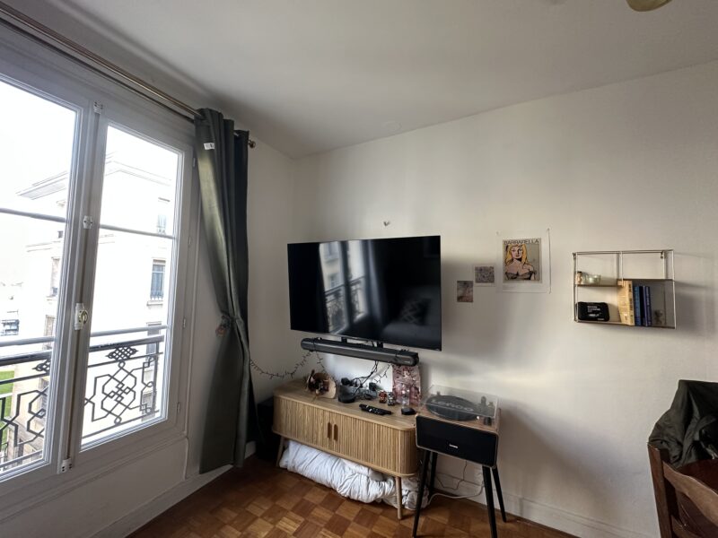 One Bedroom to Rent in Paris
