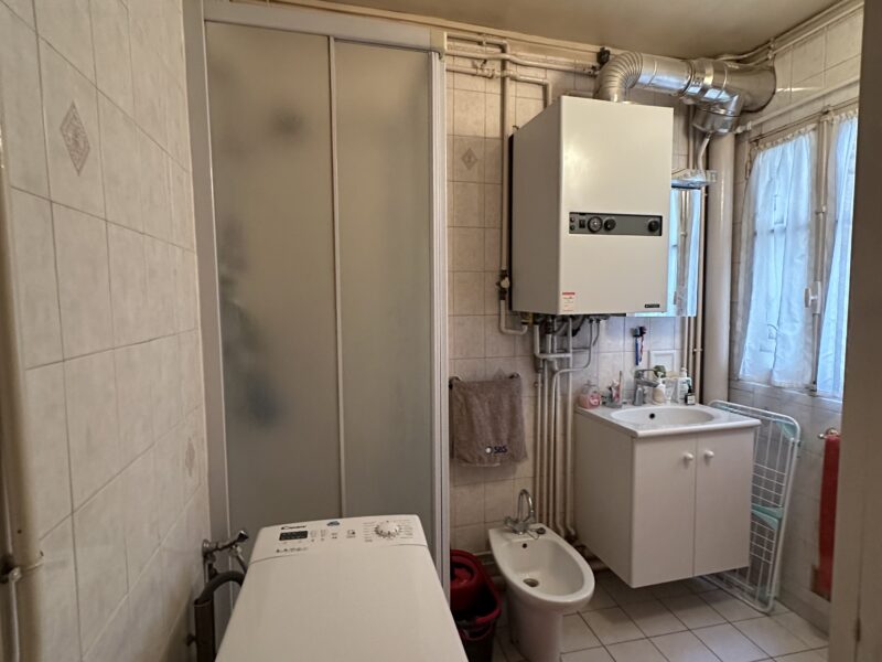 One Bedroom to Rent in Paris