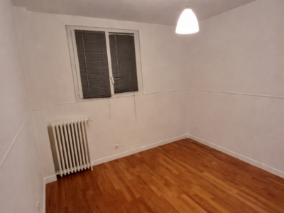Chambre 10 m² chez l’habitant – Bry-sur-Marne – Meublé possible – Salon + TV