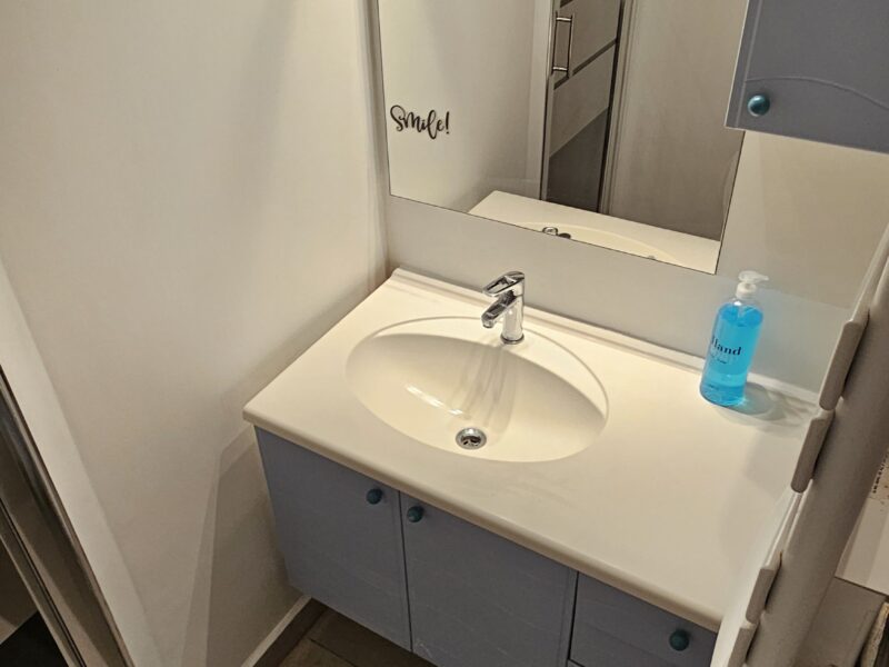 COLOCATION MEUBLÉE – FEMININE UNIQUEMENT – À 2 MIN DU CAMPUS CITÉ DESCARTES