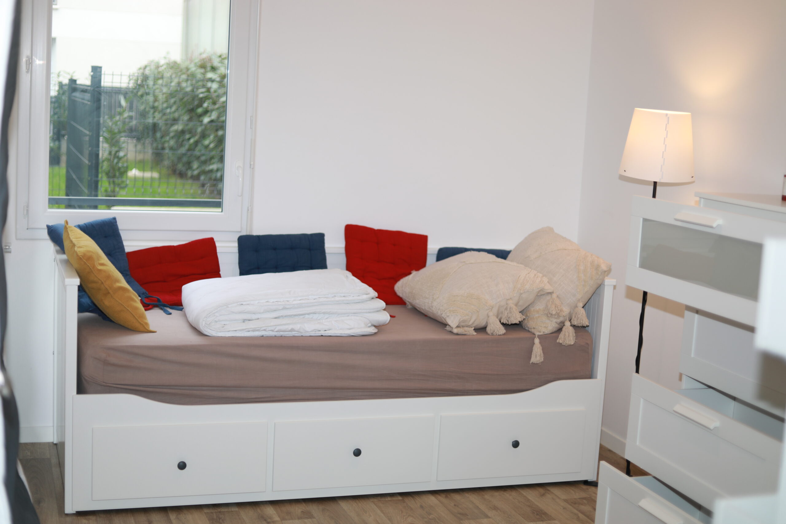 Chambre meublée dans une résidence neuve avec térasse - colocation avec propriétaire (profil salarié recherché)