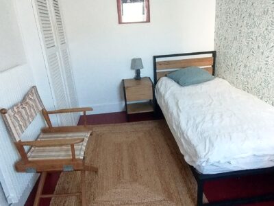 Petite chambre sur cour, proche des gares du Nord et Est