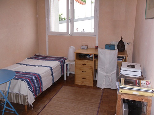 Chambre à louer dans un appartement de 3 pèces à partir du 6 juillet