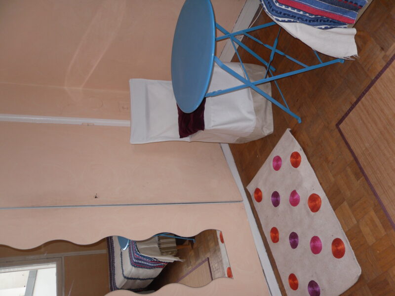 Chambre à louer dans un appartement de 3 pèces à partir du 6 juillet