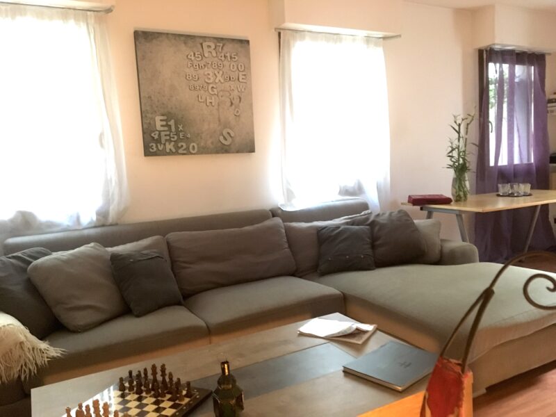 T3 meublé et équipé, 2 chambres, 2 terrasses et 1 parking PAris 18
