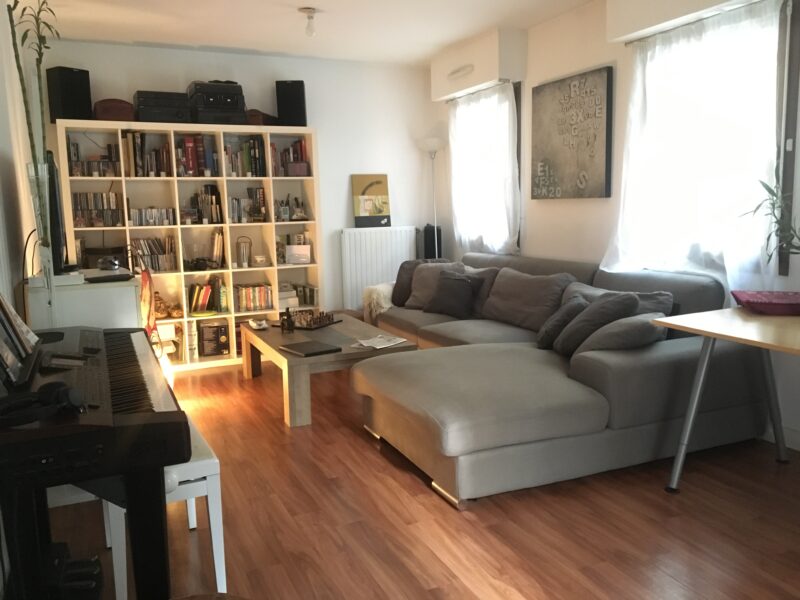 T3 meublé et équipé, 2 chambres, 2 terrasses et 1 parking PAris 18
