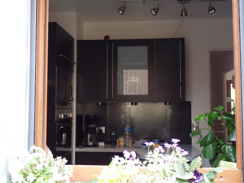 T3 meublé et équipé, 2 chambres, 2 terrasses et 1 parking PAris 18
